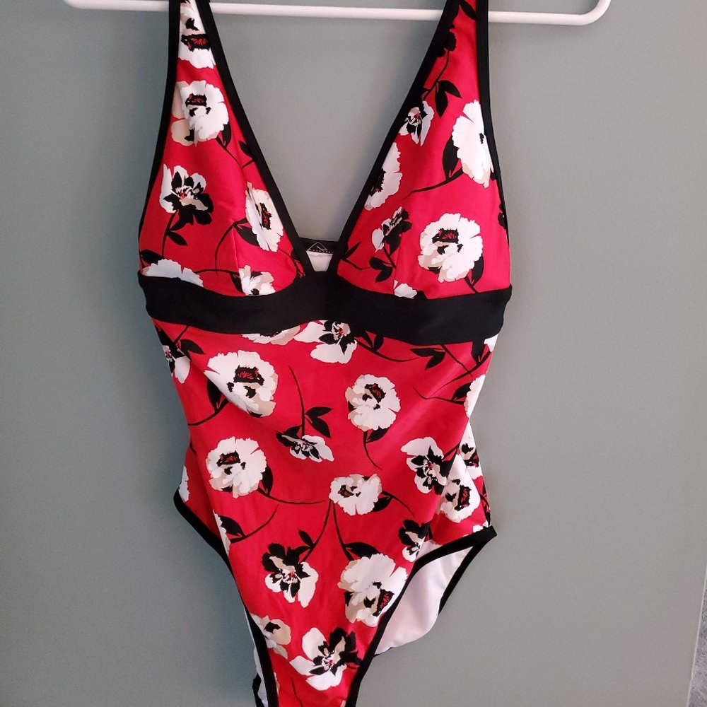 Calvin Klein Red Floral Swimsuit One Piece Size 6